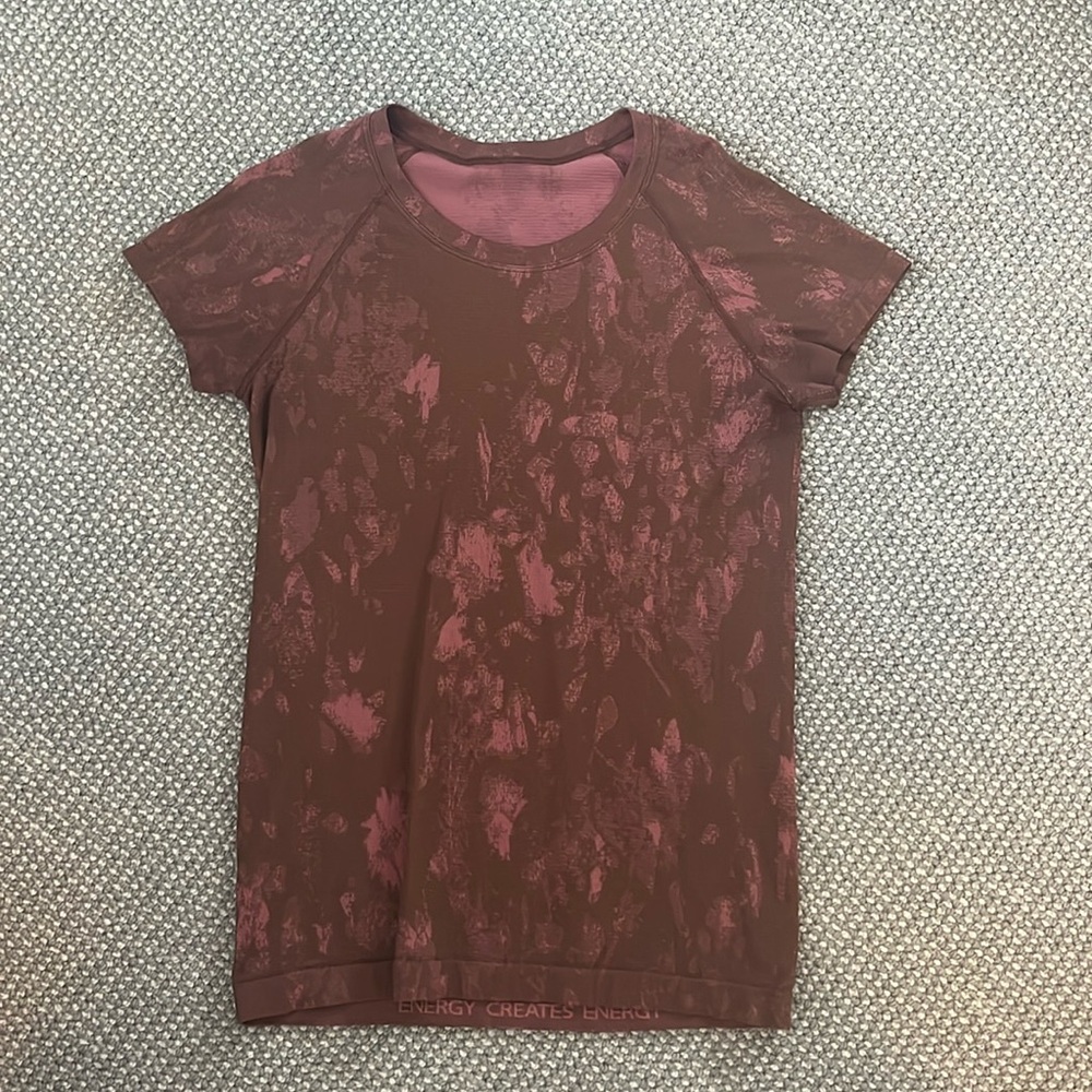 Lululemon Swiftly Tech Short Sleeve 2.0 in Brier Rose